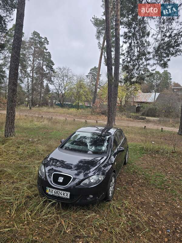 Хэтчбек SEAT Leon 2008 в Киеве