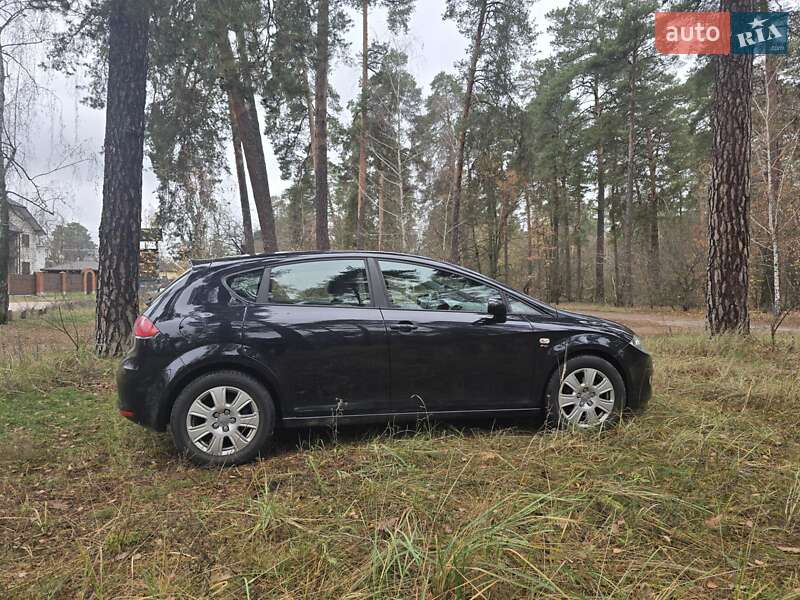 Хэтчбек SEAT Leon 2008 в Киеве
