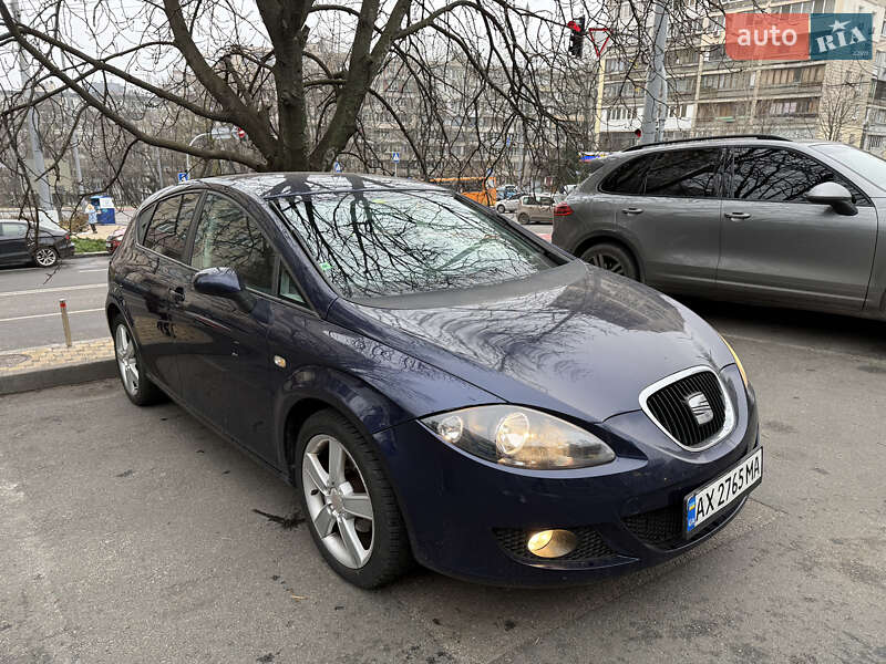 Хэтчбек SEAT Leon 2006 в Киеве