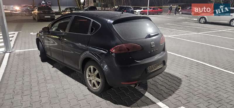 Хэтчбек SEAT Leon 2006 в Софиевской Борщаговке