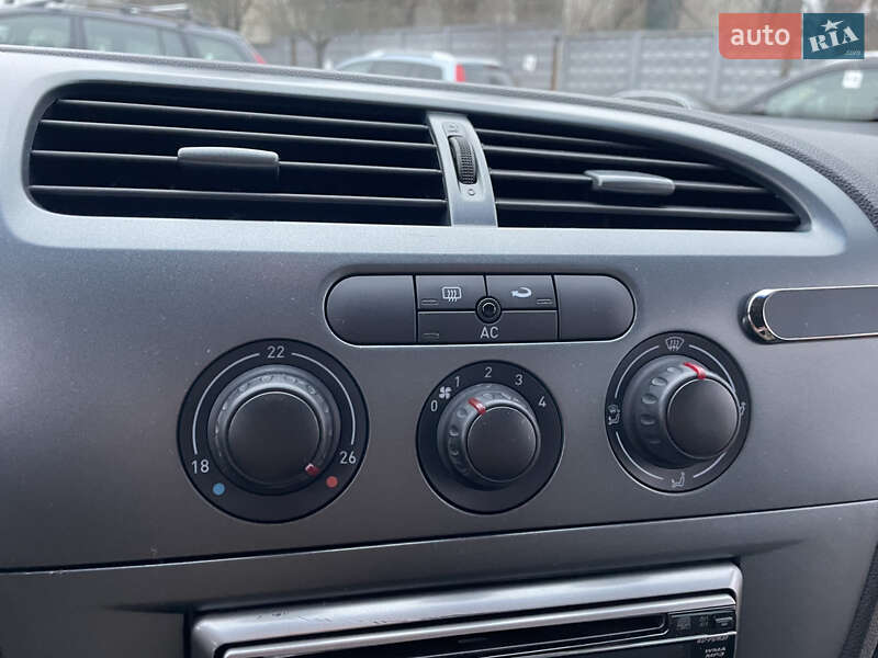 Хэтчбек SEAT Leon 2006 в Луцке фото 24 Хэтчбек SEAT Leon 2006 в Луцке