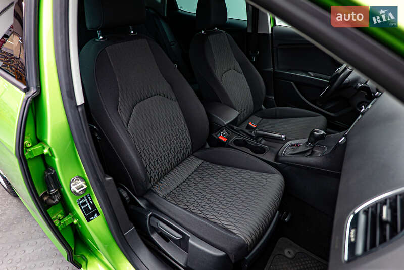 Хэтчбек SEAT Leon 2016 в Киеве