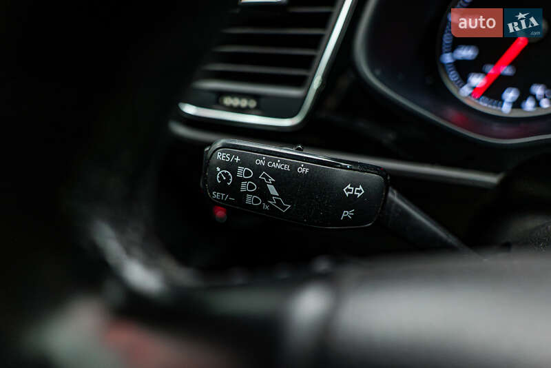 Хэтчбек SEAT Leon 2016 в Киеве