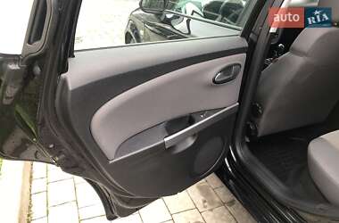 Хэтчбек SEAT Leon 2010 в Львове