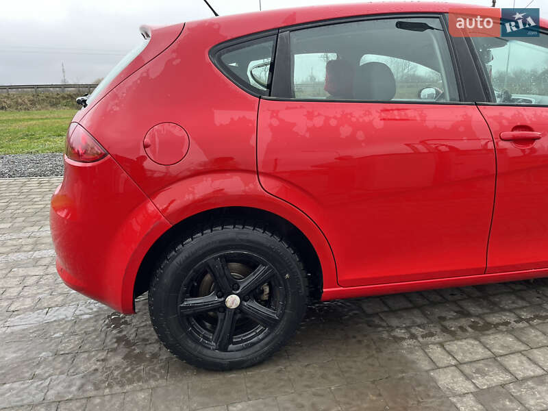 Хэтчбек SEAT Leon 2006 в Буске фото Хэтчбек SEAT Leon 2006 в Буске