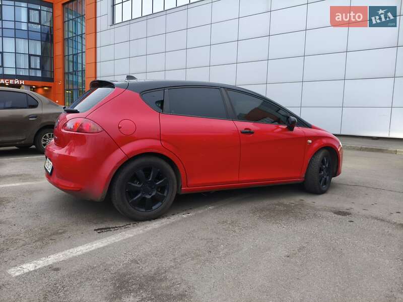 Хэтчбек SEAT Leon 2008 в Днепре