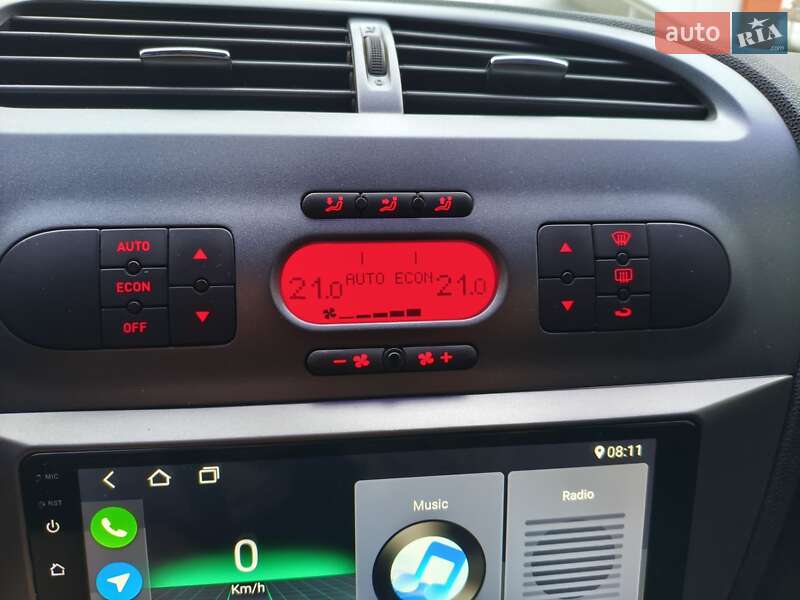 Хэтчбек SEAT Leon 2008 в Днепре