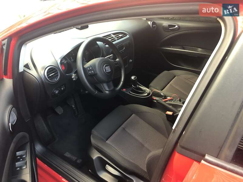 Хетчбек SEAT Leon 2008 в Києві