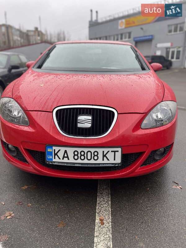 Хетчбек SEAT Leon 2008 в Києві