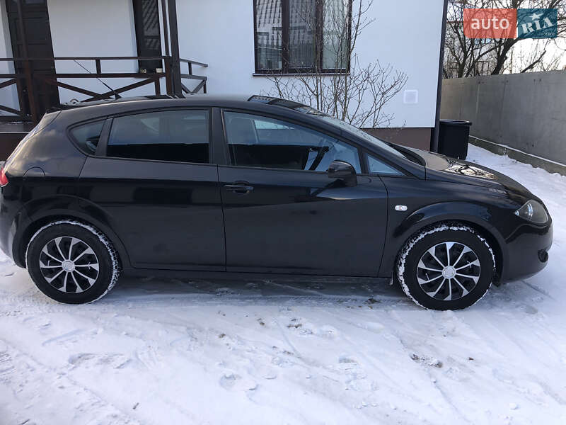 Хэтчбек SEAT Leon 2006 в Радивилове