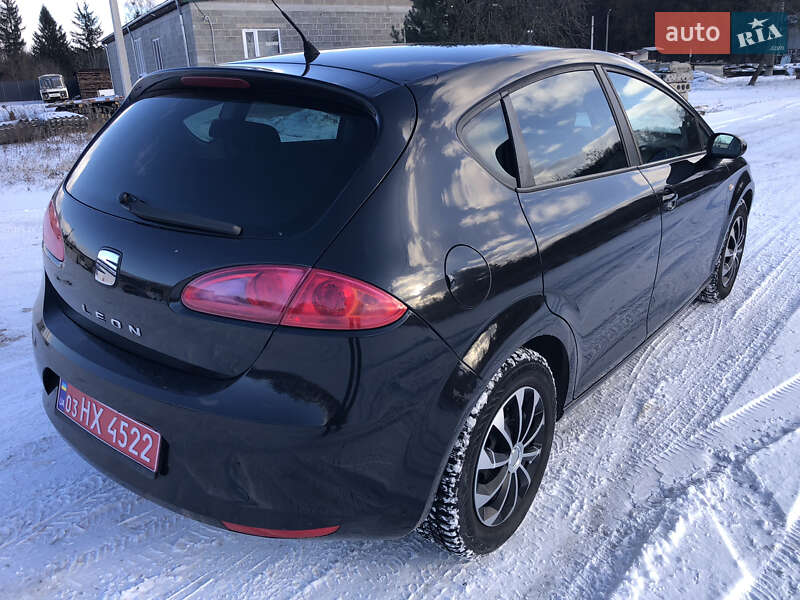 Хэтчбек SEAT Leon 2006 в Радивилове
