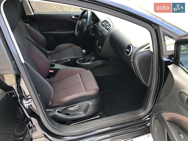 Хэтчбек SEAT Leon 2006 в Радивилове