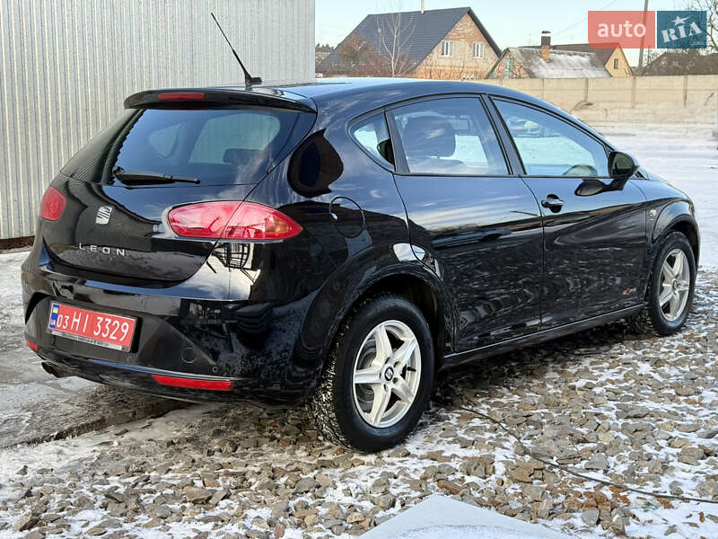 Хэтчбек SEAT Leon 2011 в Луцке