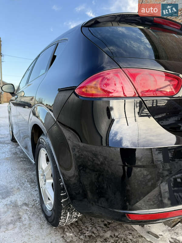 Хэтчбек SEAT Leon 2011 в Луцке