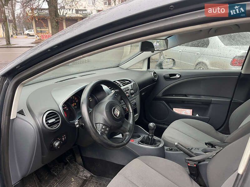 Хэтчбек SEAT Leon 2006 в Харькове