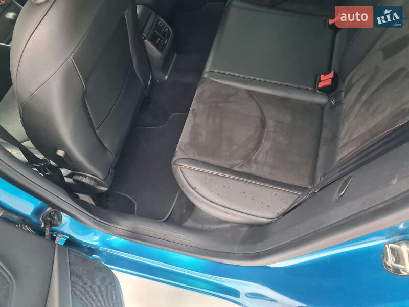 Хэтчбек SEAT Leon 2015 в Киеве