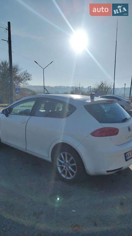 Хэтчбек SEAT Leon 2011 в Черкассах