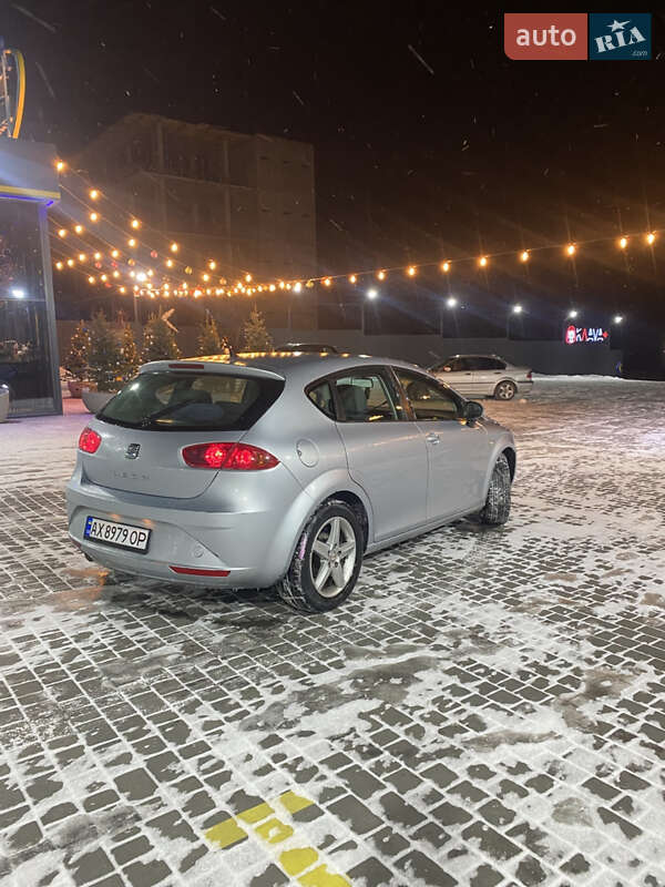 Хэтчбек SEAT Leon 2010 в Харькове