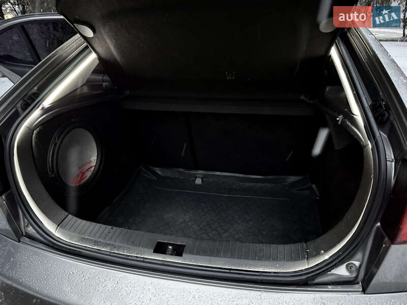 Хэтчбек SEAT Leon 2004 в Каменском фото 42 Хэтчбек SEAT Leon 2004 в Каменском