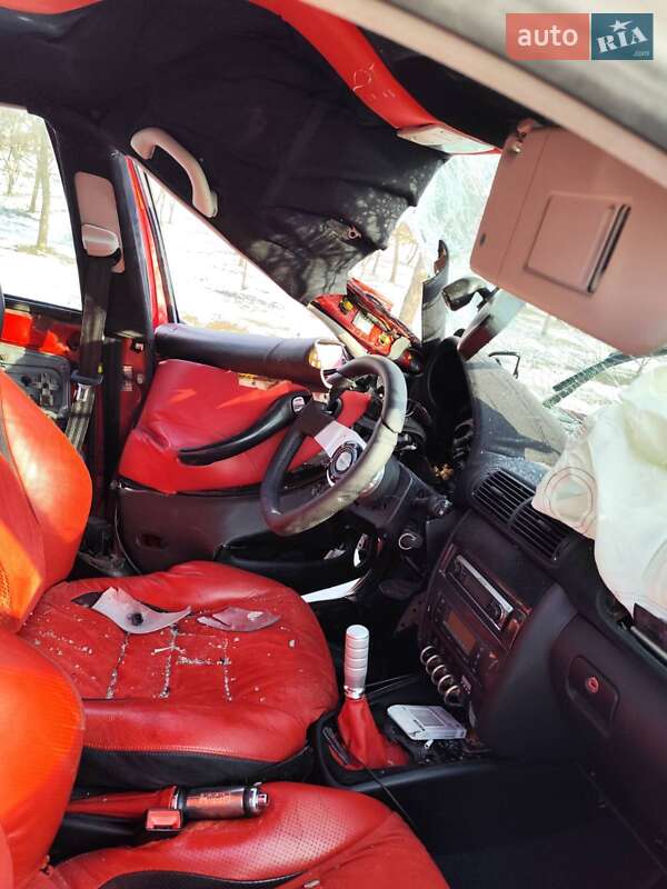 Хэтчбек SEAT Leon 2004 в Николаеве