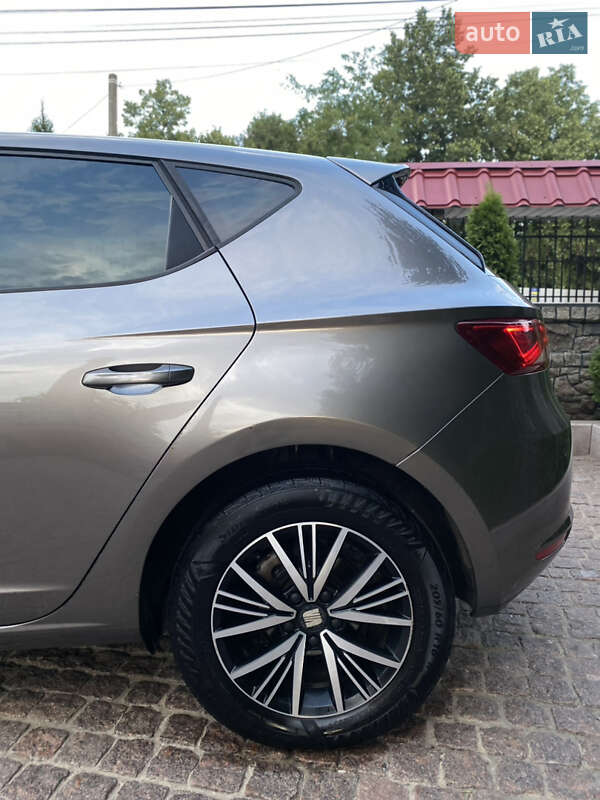 Хэтчбек SEAT Leon 2014 в Первомайске