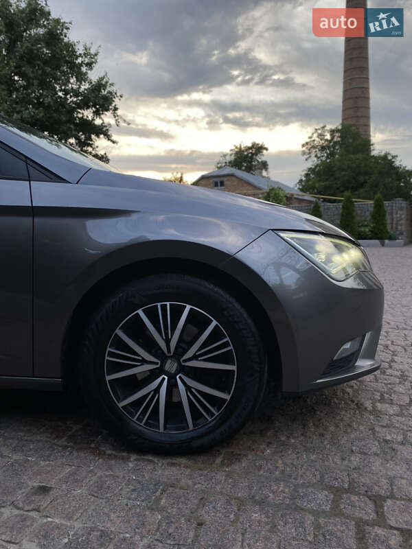 Хэтчбек SEAT Leon 2014 в Первомайске