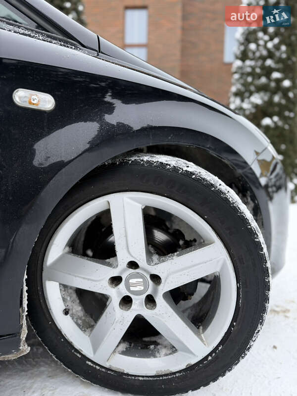 Хэтчбек SEAT Leon 2006 в Луцке