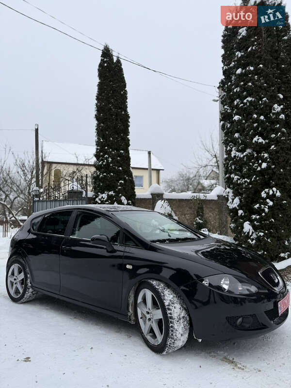 Хэтчбек SEAT Leon 2006 в Луцке