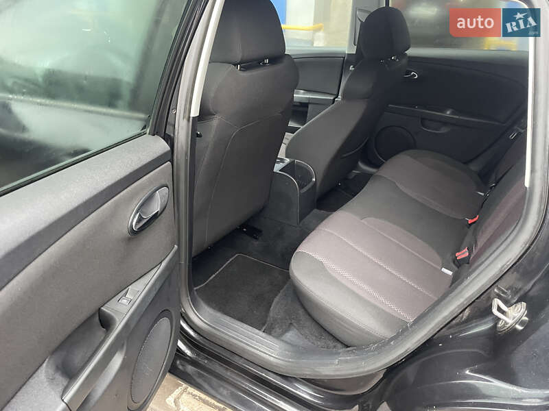 Хэтчбек SEAT Leon 2007 в Житомире