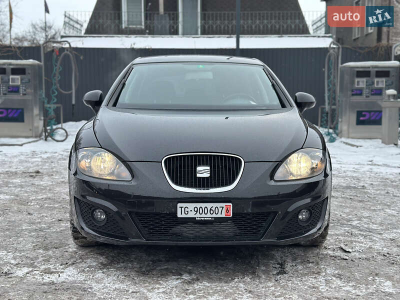 Хетчбек SEAT Leon 2009 в Кам'янському