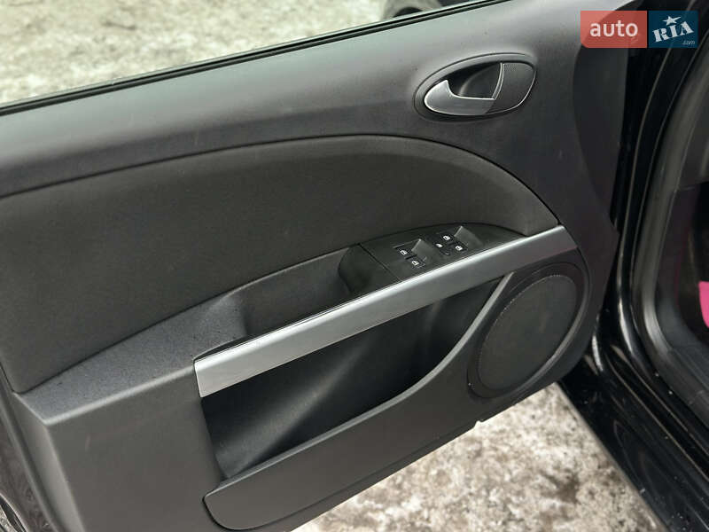 Хетчбек SEAT Leon 2009 в Кам'янському