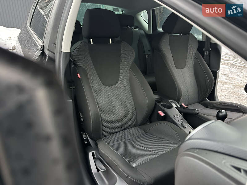 Хетчбек SEAT Leon 2009 в Кам'янському