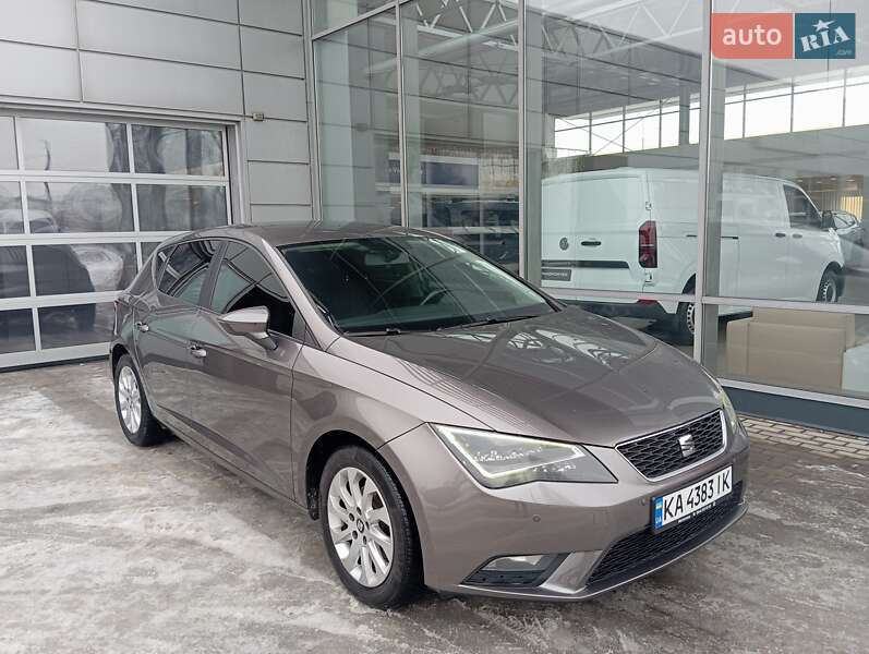 Хэтчбек SEAT Leon 2015 в Киеве