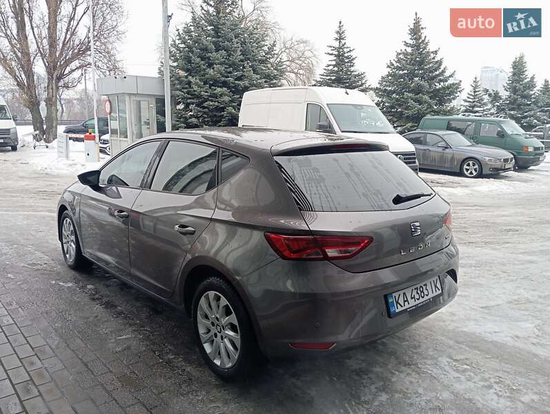 Хэтчбек SEAT Leon 2015 в Киеве