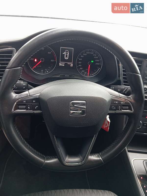 Хэтчбек SEAT Leon 2015 в Киеве