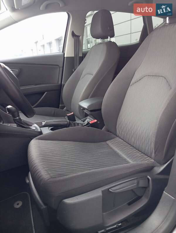 Хэтчбек SEAT Leon 2015 в Киеве