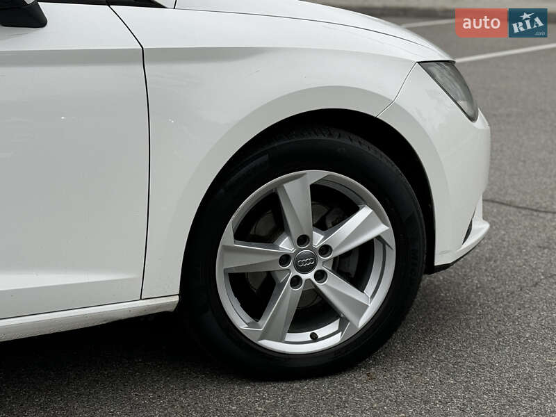 Хетчбек SEAT Leon 2013 в Харкові