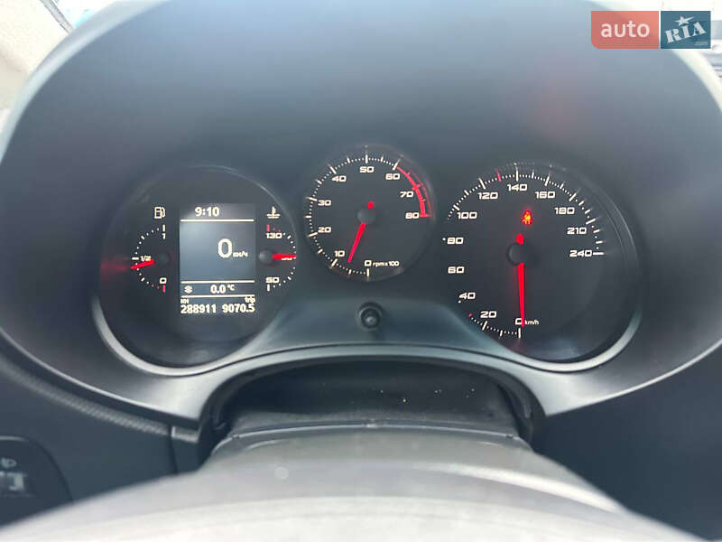 Хетчбек SEAT Leon 2011 в Дніпрі