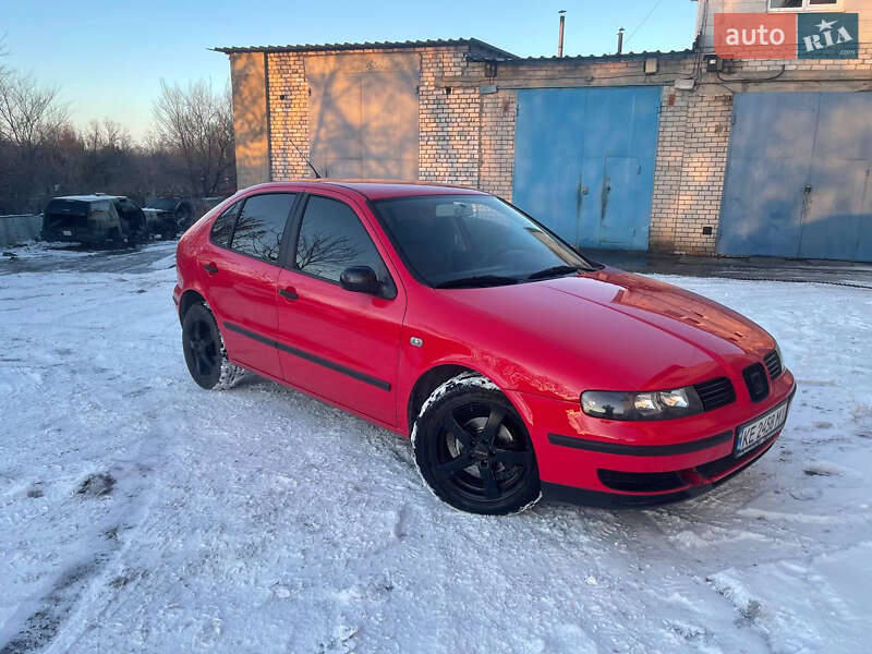 Хетчбек SEAT Leon 2000 в Дніпрі