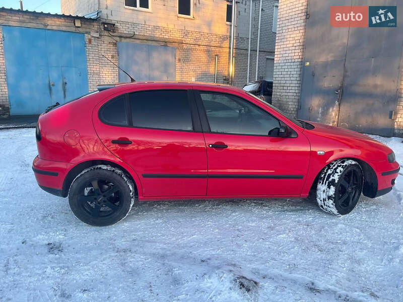 Хетчбек SEAT Leon 2000 в Дніпрі