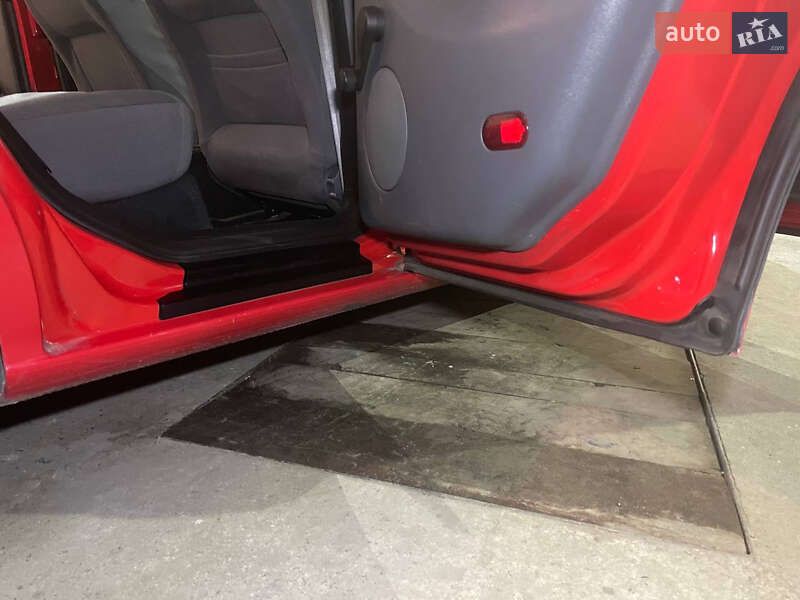 Хетчбек SEAT Leon 2000 в Дніпрі