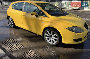 Хэтчбек SEAT Leon 2006 в Киеве