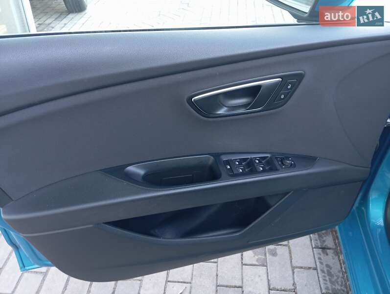 Хетчбек SEAT Leon 2016 в Києві