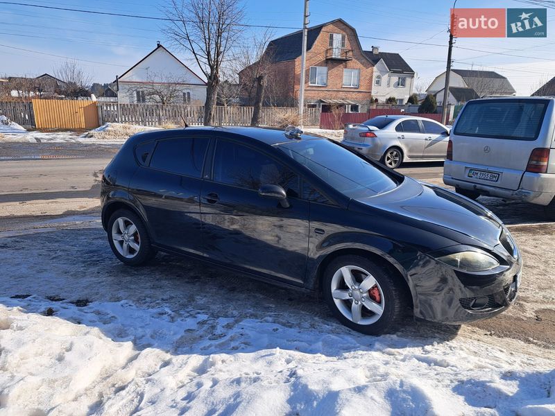 Хэтчбек SEAT Leon 2008 в Ровно