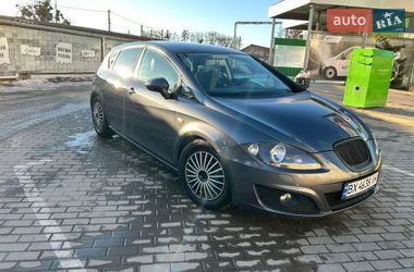 Хэтчбек SEAT Leon 2010 в Виннице