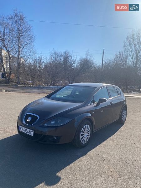Хэтчбек SEAT Leon 2006 в Коростене