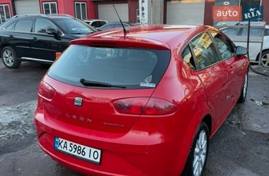 Хэтчбек SEAT Leon 2011 в Киеве