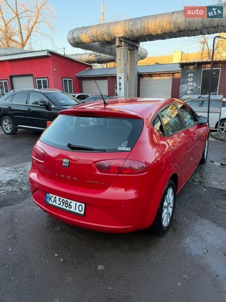 Хэтчбек SEAT Leon 2011 в Киеве