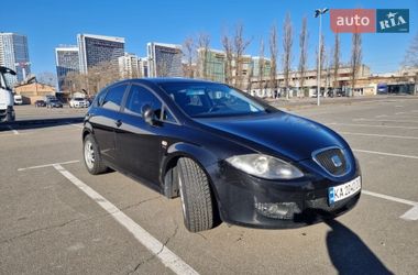 Хэтчбек SEAT Leon 2008 в Киеве