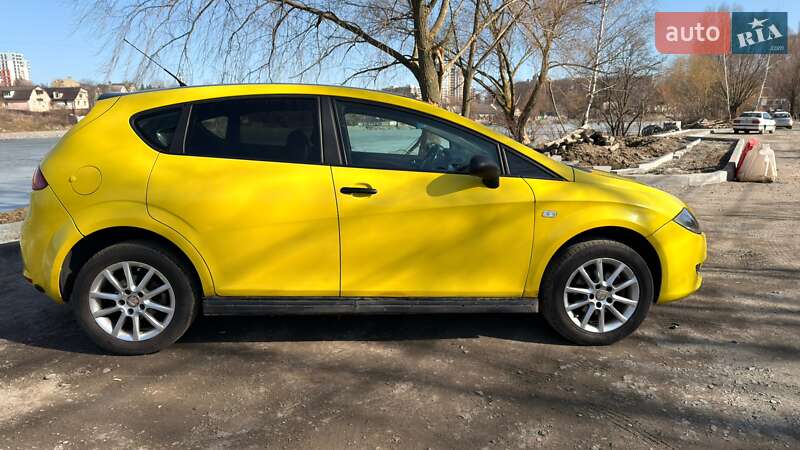 Хэтчбек SEAT Leon 2007 в Киеве